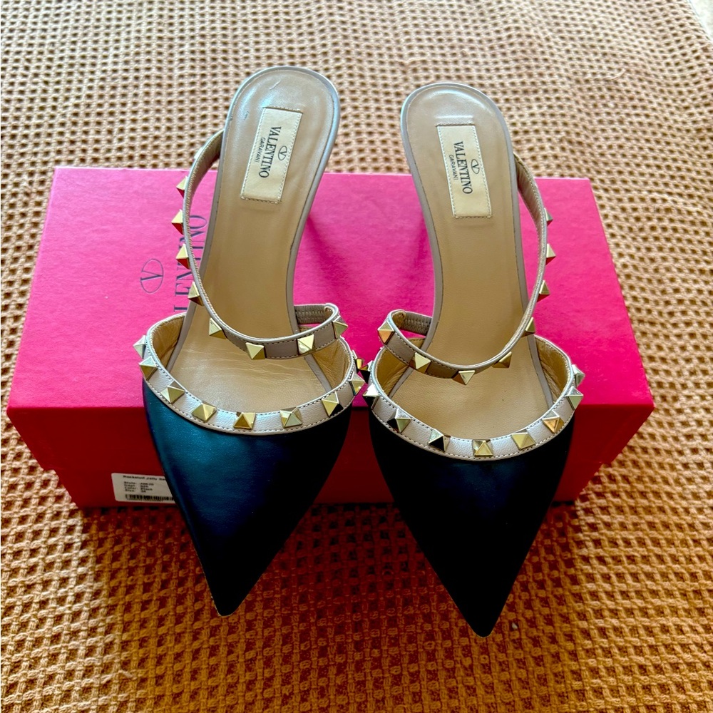 Vanetino Rockstud kitten heel